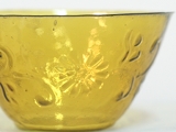 H708 江戸ガラス・黄色花文型吹ガラス鉢（江戸時代）